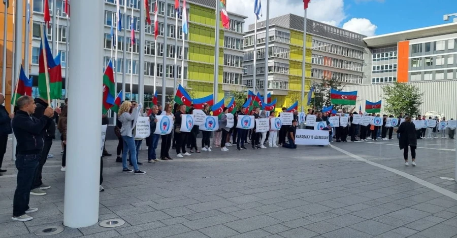 Акція проти сепаратизму під стінами Європарламенту: Азербайджан і Україна об’єднались проти спільного зла