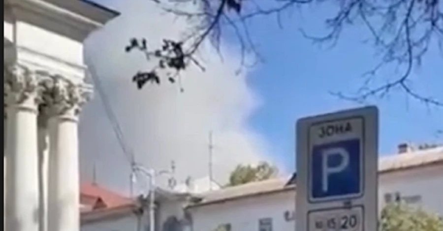 СМИ: В Севастополе на место взрыва съезжаются скорые