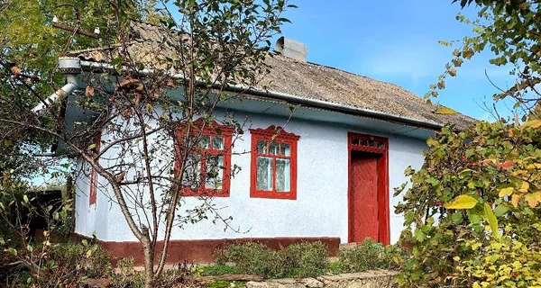 Реставратор старых хат из Винницкой области: Стены затирала глиной с песком и кизяками