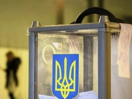 Захід не тисне, але й тему не закриває. Так будуть в Україні вибори чи ні?