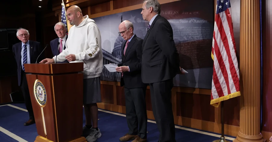 Сенат США ввел дресс-код после того, как один из сенаторов пришел в шортах