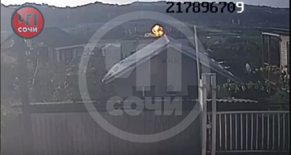 Возле аэропорта в Сочи произошел взрыв, россияне сообщили о сбитии беспилотника