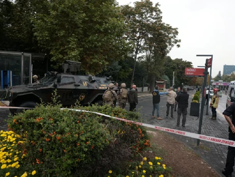 В Анкаре двое террористов совершили взрыв возле здания МВД