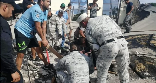 В Мексике во время службы обрушилась крыша церкви, погибли не менее 10 человек