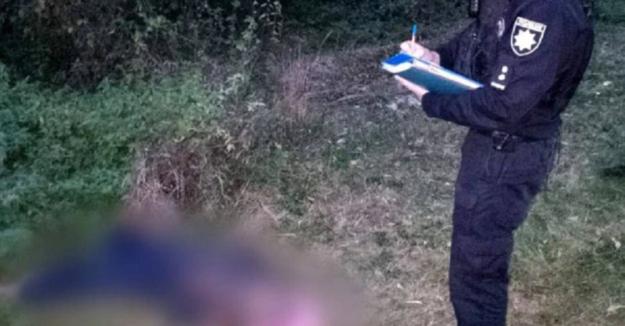 В Киевской области шершни убили мужчину, который спилил 