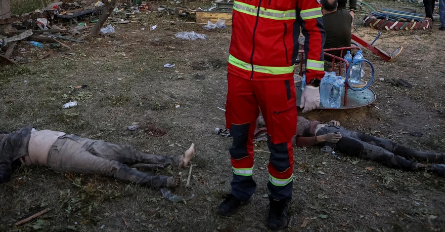 На поминках военного в селе Гроза, куда попала российская ракета, погибла его семья