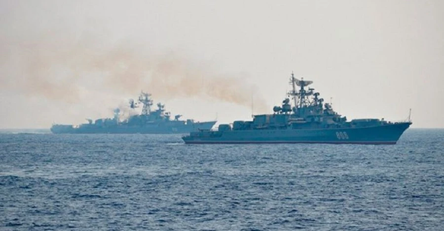 В Черном море на боевом дежурстве находятся два ракетоносителя