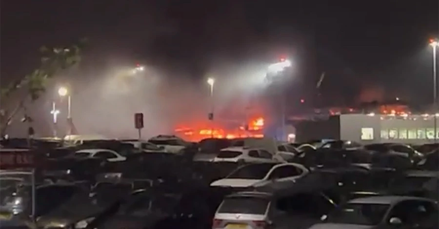 В Великобритании горит аэропорт неподалеку от Лондона, есть пострадавшие