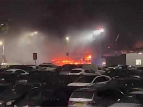 У Великобританії горить аеропорт неподалік від Лондона, є постраждалі