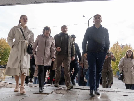 Глава ОБСЕ в Киеве посетил пострадавшую от российских обстрелов школу