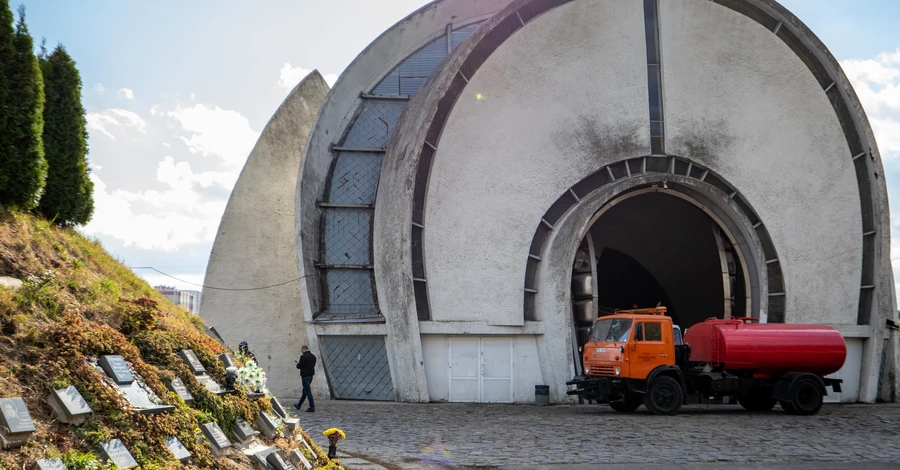 В Киеве после критики военных начали ремонт крематория - впервые за 50 лет