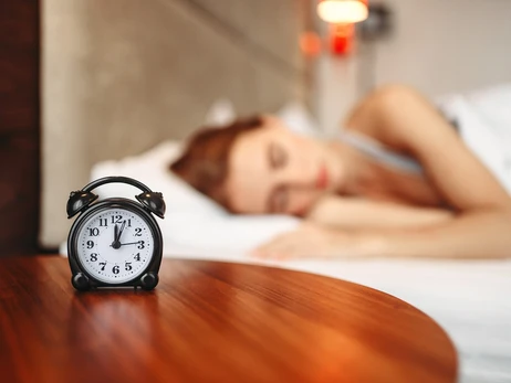 Сон не любить хаосу: поради сомнолога, як пережити переведення годинника і покращити якість сну