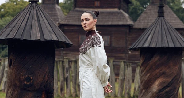 Юлия Санина снялась для спецпроекта Минкульта о культурном наследии в наряде Gunia project
