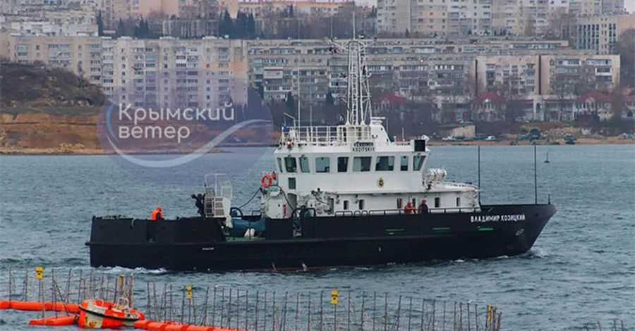 Поряд з Севастопольською бухтою підірвався російський корабель - соцмережі