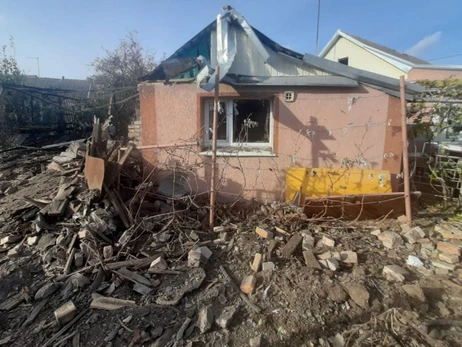 Росіяни атакували будинки в Нікополі: поранено літню жінку і дитину  