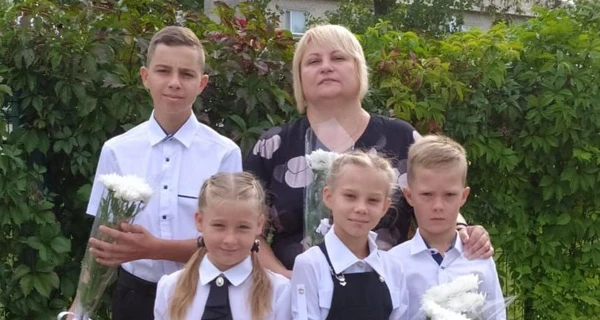 З Луганщини евакуювали жінку з п'ятьма дітьми, яким окупанти забороняли вчитися за українською програмою