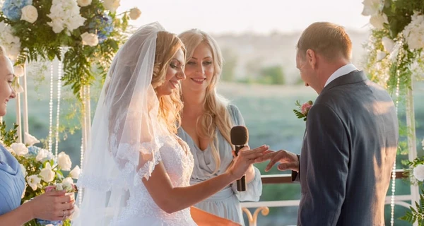 «Кохання перемагає» - волонтер бесплатно организовывает свадьбы для военных
