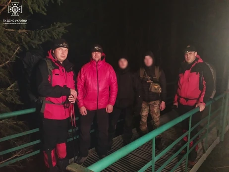 Рятувальники знайшли туристів, що заблукали на Говерлі