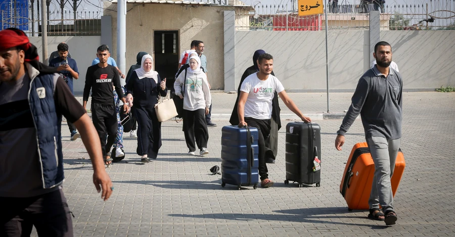 Из сектора Газа в Египет выехали первые иностранцы
