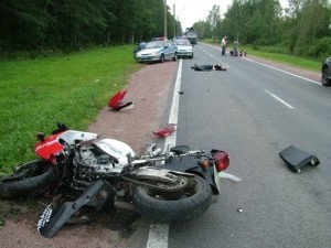 МАЗ раздавил 17-летнего мотоциклиста 