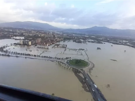 Шторм в Италии вызвал наводнения, есть погибшие и пропавшие без вести