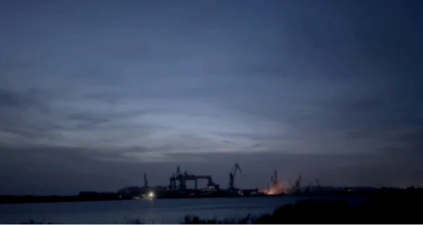 Украина ракетами SCALP нанесла удар по кораблю-носителю «калибров» в оккупированной Керчи