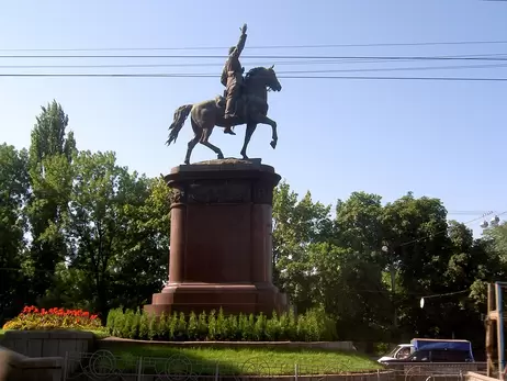 У Києві дозволили демонтувати пам'ятники Пушкіну і Щорсу