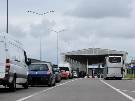 На украинско-польской границе в очереди уже 2,5 тысяч грузовиков