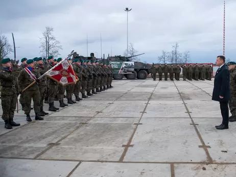 Польша поставила танки на границе с Беларусью 