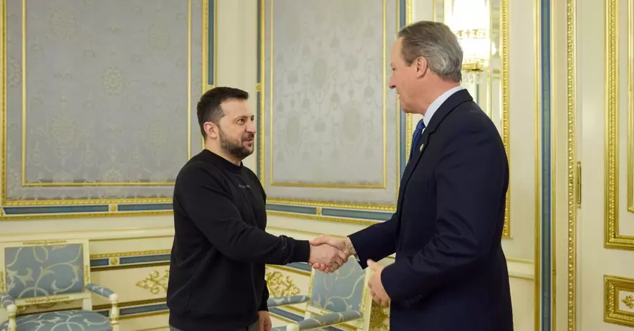 Дэвид Кэмерон прибыл в Киев — это его первый визит в должности главы МИД Британии 