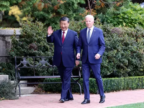 Джо Байден во время встречи с Си Цзиньпином показал лидеру Китая уникальное фото