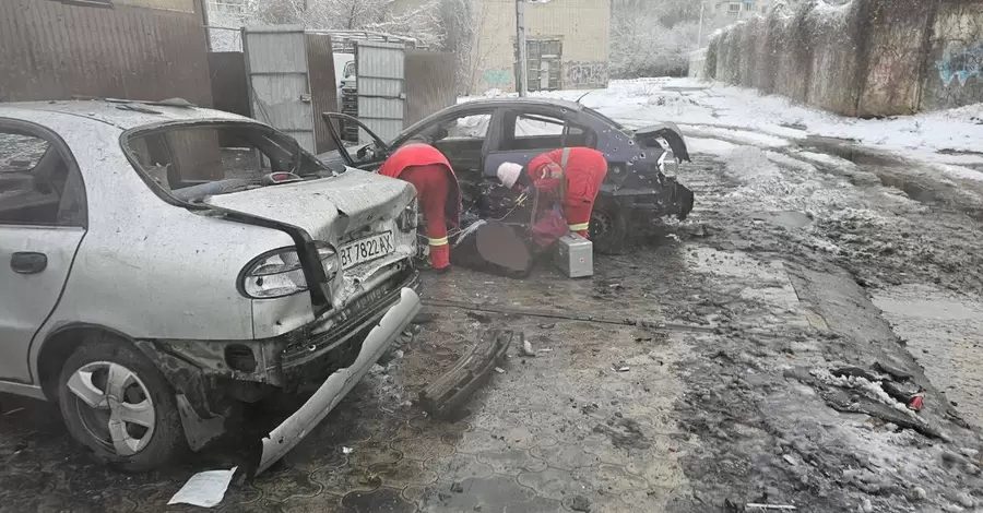У Херсоні РФ обстріляла транспортне підприємство, загинули дві людини
