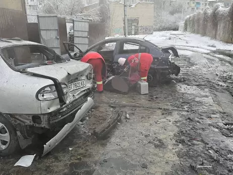 В Херсоне РФ обстреляла транспортное предприятие, погибли два человека