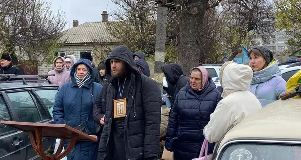 В монастыре Черкасс, который не захотели покидать представители УПЦ МП, произошла потасовка 