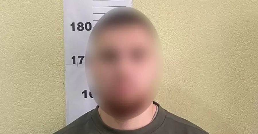 У Києві шахрай, який видавав себе за жінку, виманював гроші у чоловіків на сайтах знайомств