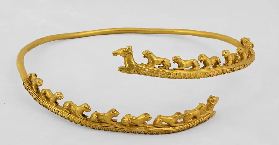 Украинские ученые показали уникальное древнее кольцо с изображением богини Виктории