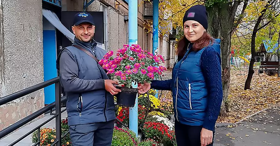 Ветеран АТО из Кропивницкого помогает ВСУ, выращивая и продавая хризантемы