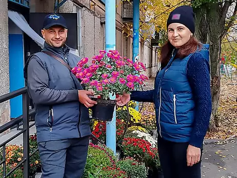 Ветеран АТО з Кропивницького допомагає ЗСУ, вирощуючи та продаючи хризантеми