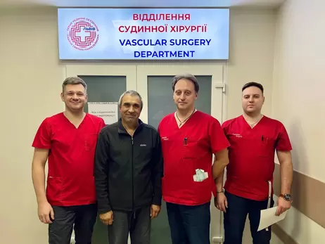 Львовские хирурги выполнили редкую операцию, чтобы спасти ногу пациенту