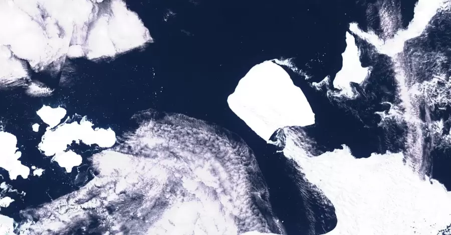 Найбільший у світі айсберг знову почав дрейфувати через 30 років 