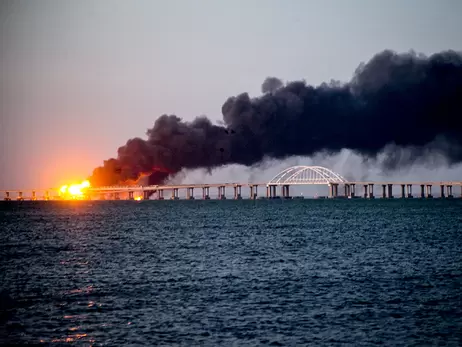 Подрывы Крымского моста - пощечины Путину, сломавшие логистику врага, - эксперт