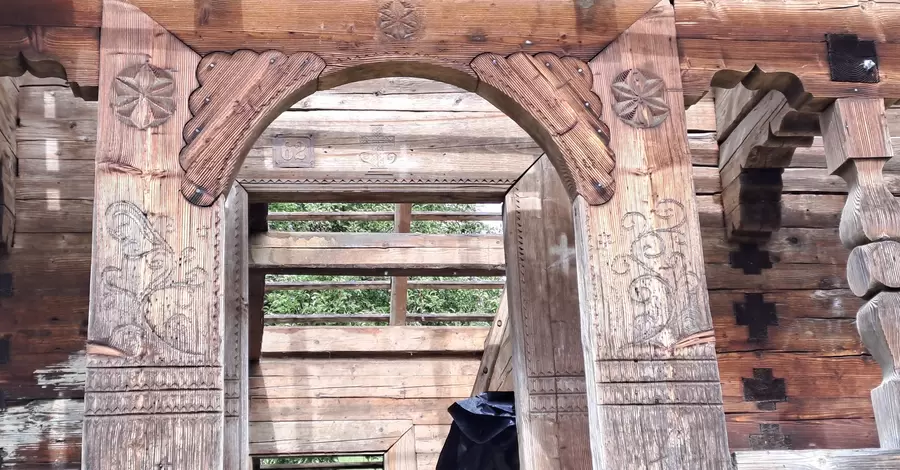 На Львівщині врятували унікальну дерев'яну споруду ХХ століття