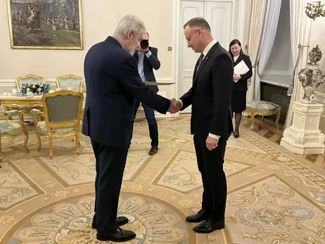 Президент Польщі передав вірчі грамоти новому послу в Україні
