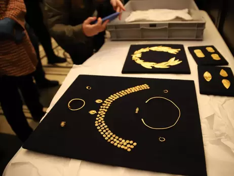 У Києві показали частину повернутого «скіфського золота» та пообіцяли експонувати всю колекцію