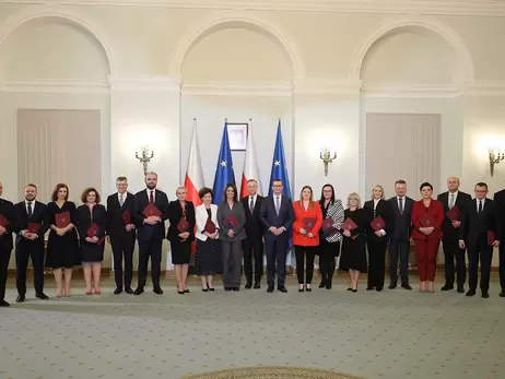 Польща призначила прем'єра: уряд уже називають «коаліцією випадкових перехожих»