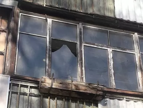 Россия нанесла ракетный удар по предприятию в Запорожье - ранен человек и повреждены многоэтажки
