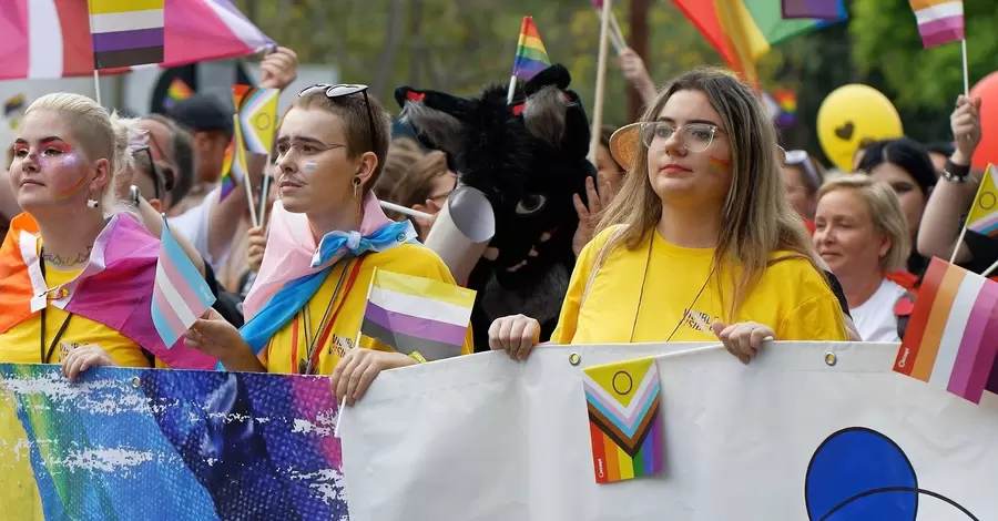 У Росії суд визнав рух ЛГБТ екстремістським та заборонив його