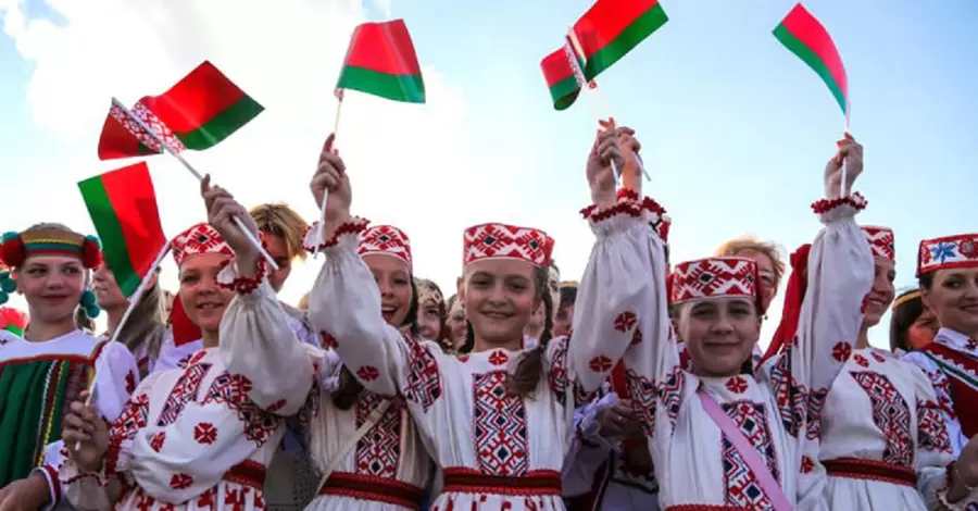 Из-за депортации украинский детей Красный Крест выгнал Беларусь из организации
