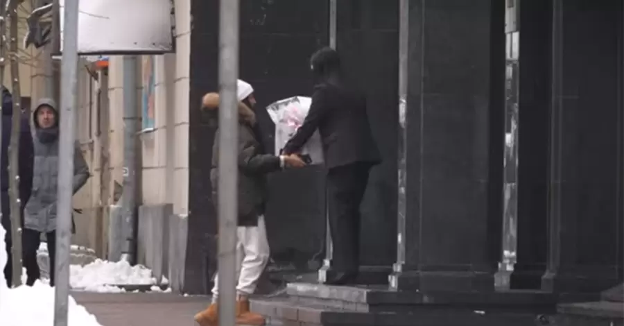 Журналісти оприлюднили відео про подарунки для органів прокуратури в їх свято - реакція Генпрокурора