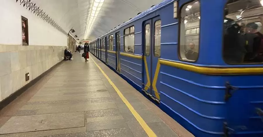 У київському метро закриють майже третину синьої гілки. Наскільки - невідомо